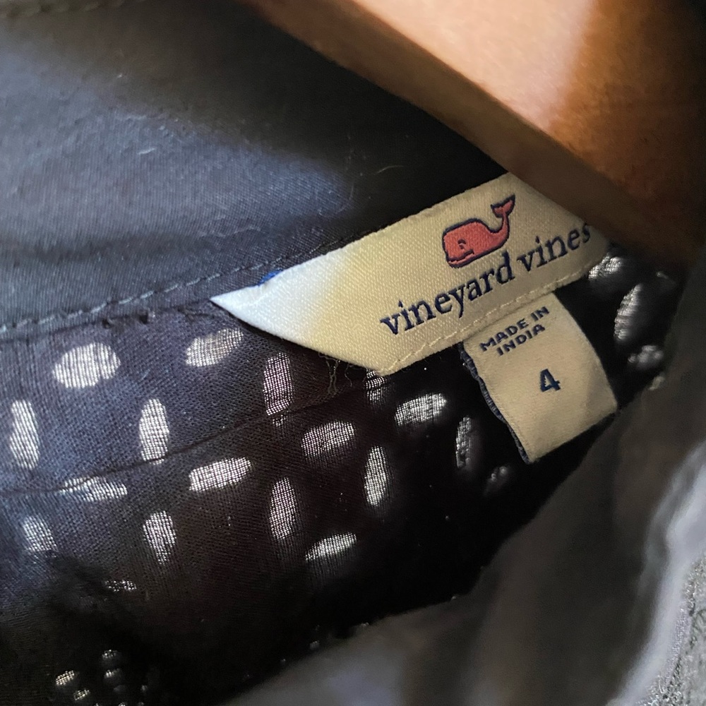 Vineyard Vines black embroidered top size 4